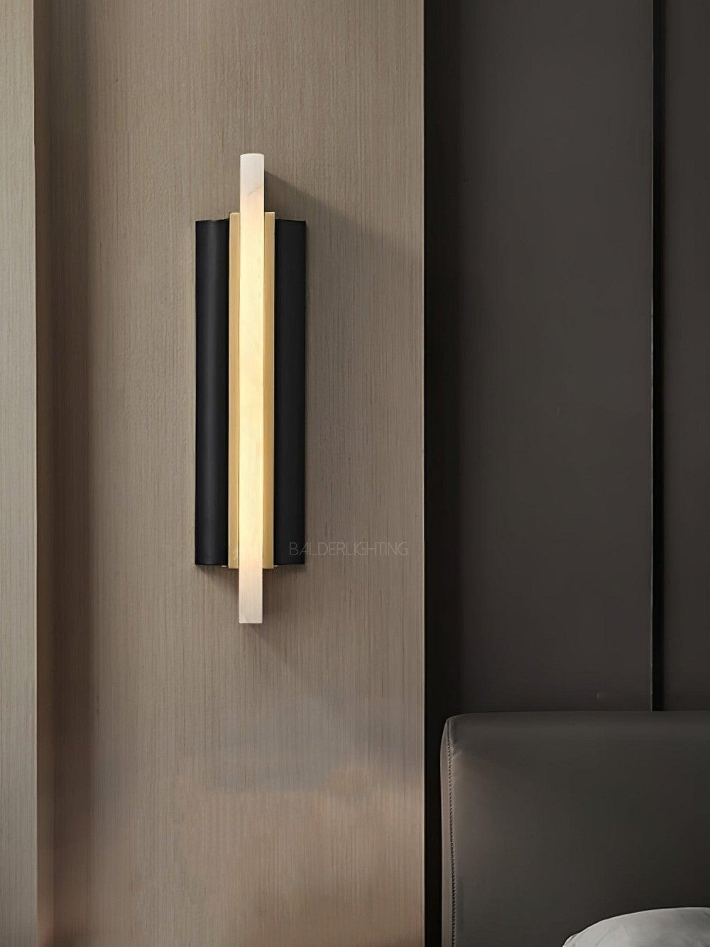 Alabaster Timide Slim Wall Sconce