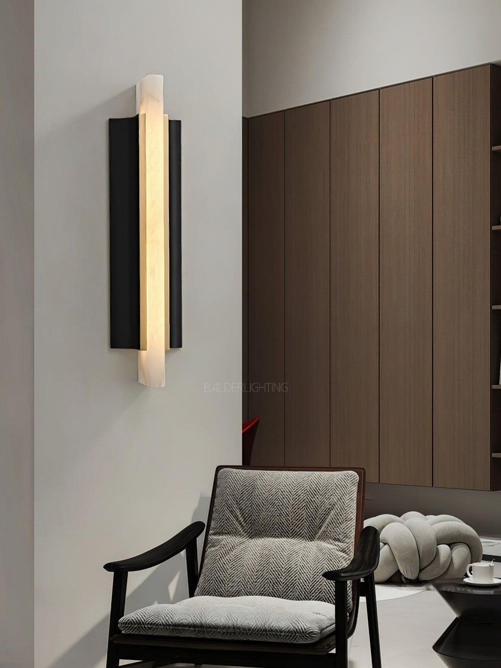 Alabaster Timide Slim Wall Sconce