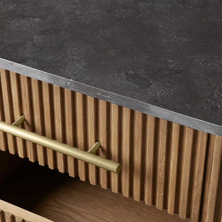 Fanny Closed Nightstand