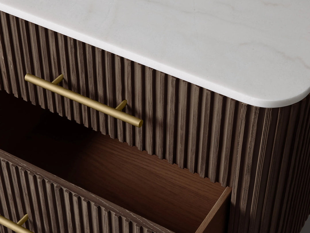 Fanny Closed Nightstand