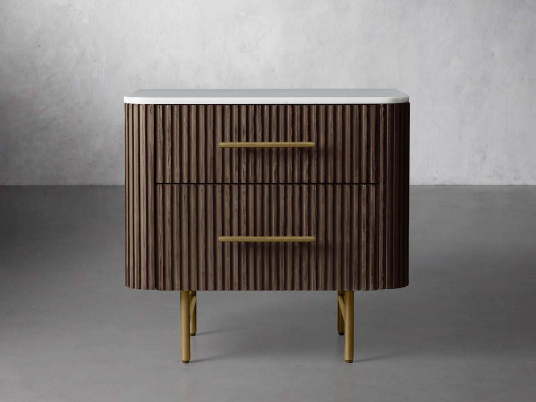 Fanny Closed Nightstand