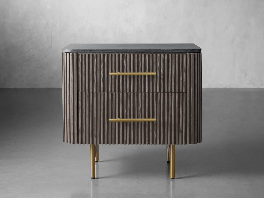 Fanny Closed Nightstand
