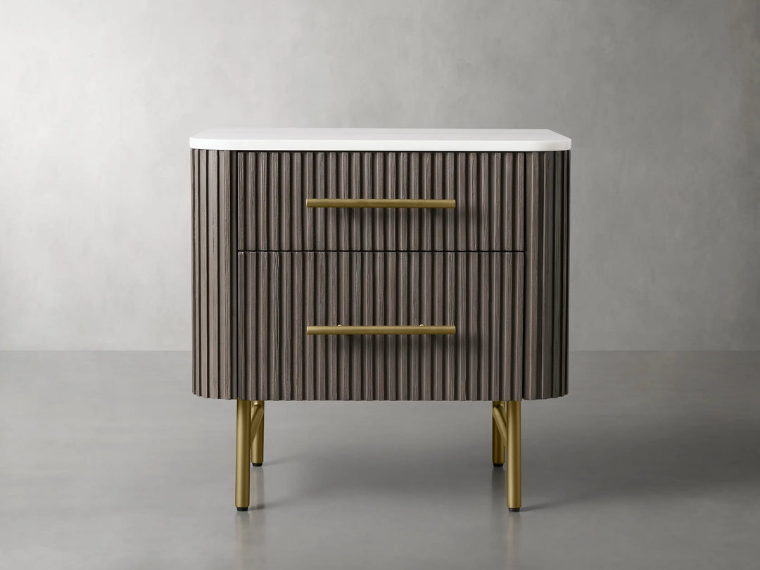 Fanny Closed Nightstand