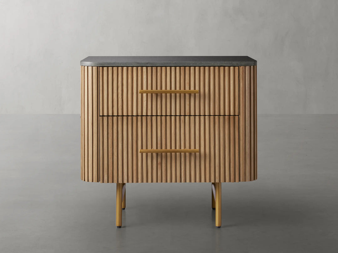 Fanny Closed Nightstand
