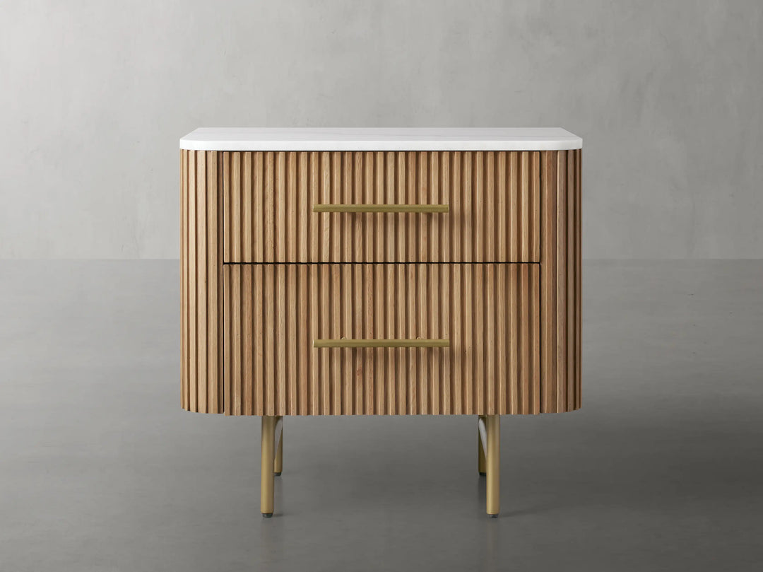 Fanny Closed Nightstand