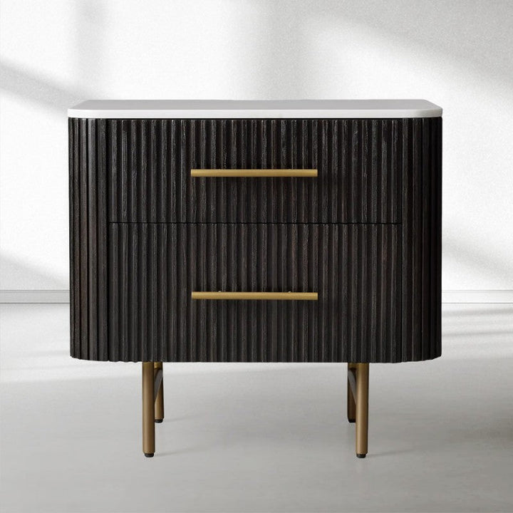 Fanny Closed Nightstand