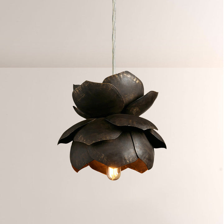 Lorcis Round Pendant