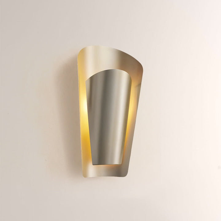Streko Metal Wall Sconce