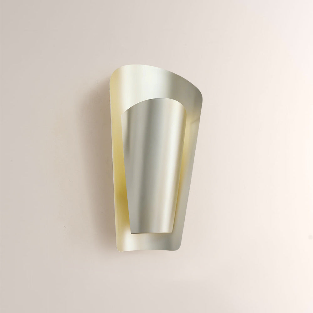 Streko Metal Wall Sconce